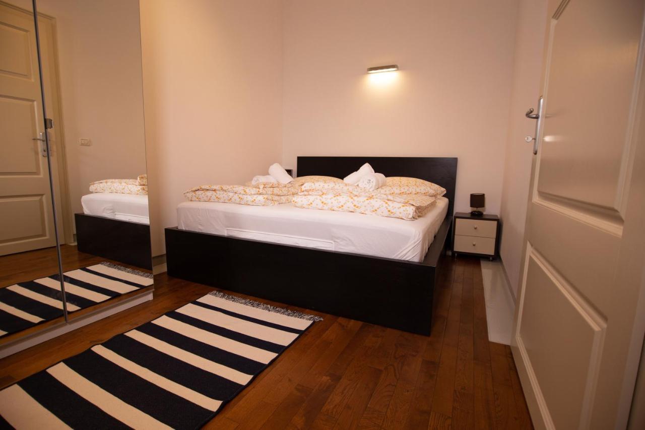 טימישוארה Alessia Apartment In The Old Town מראה חיצוני תמונה