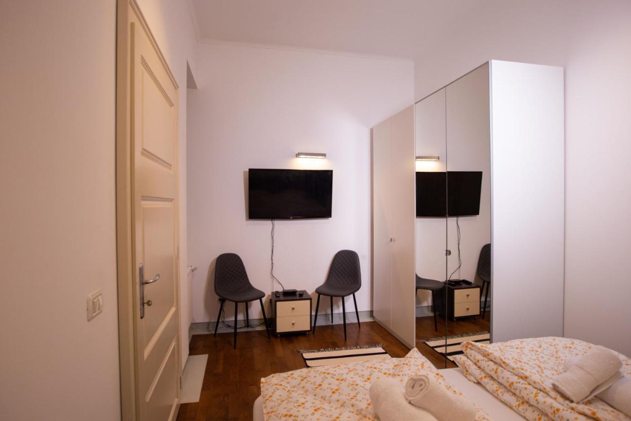 טימישוארה Alessia Apartment In The Old Town מראה חיצוני תמונה