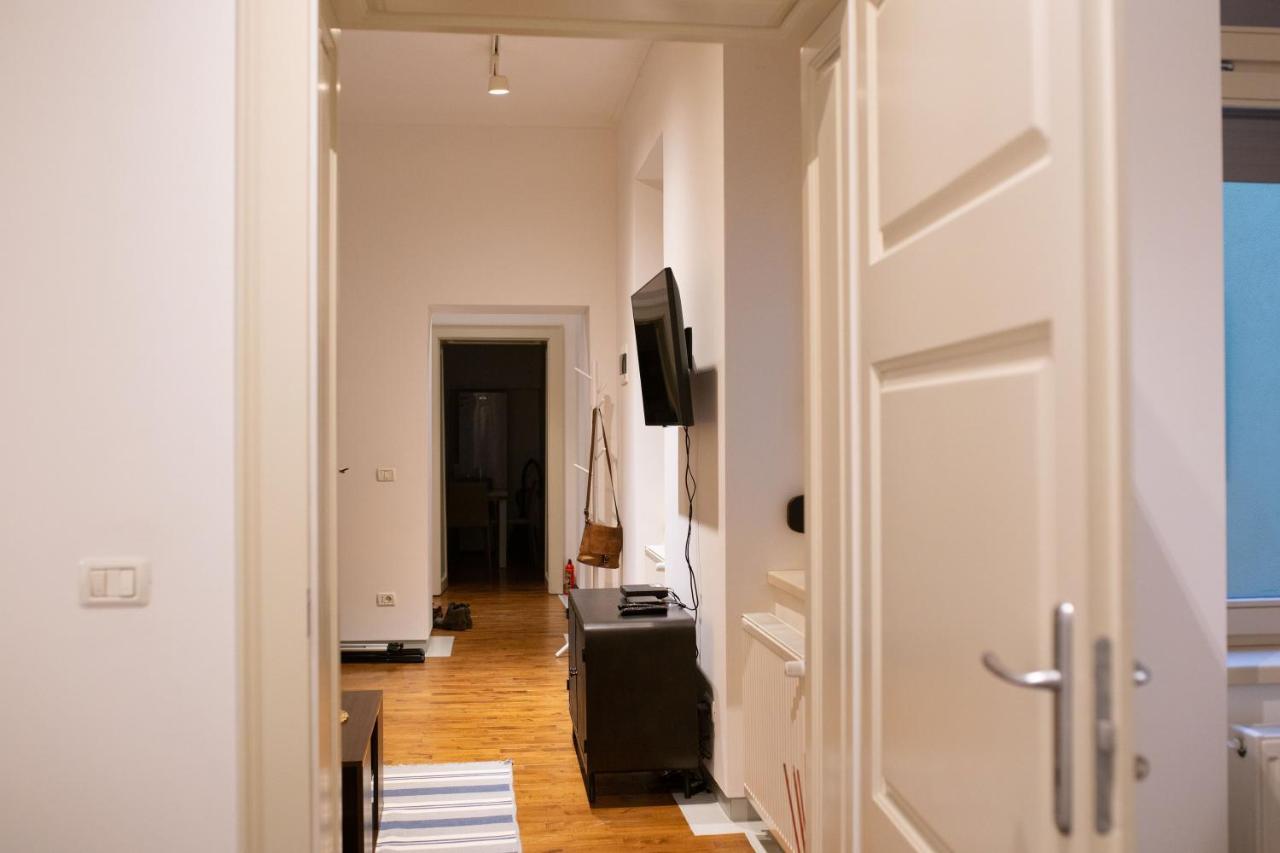 טימישוארה Alessia Apartment In The Old Town מראה חיצוני תמונה