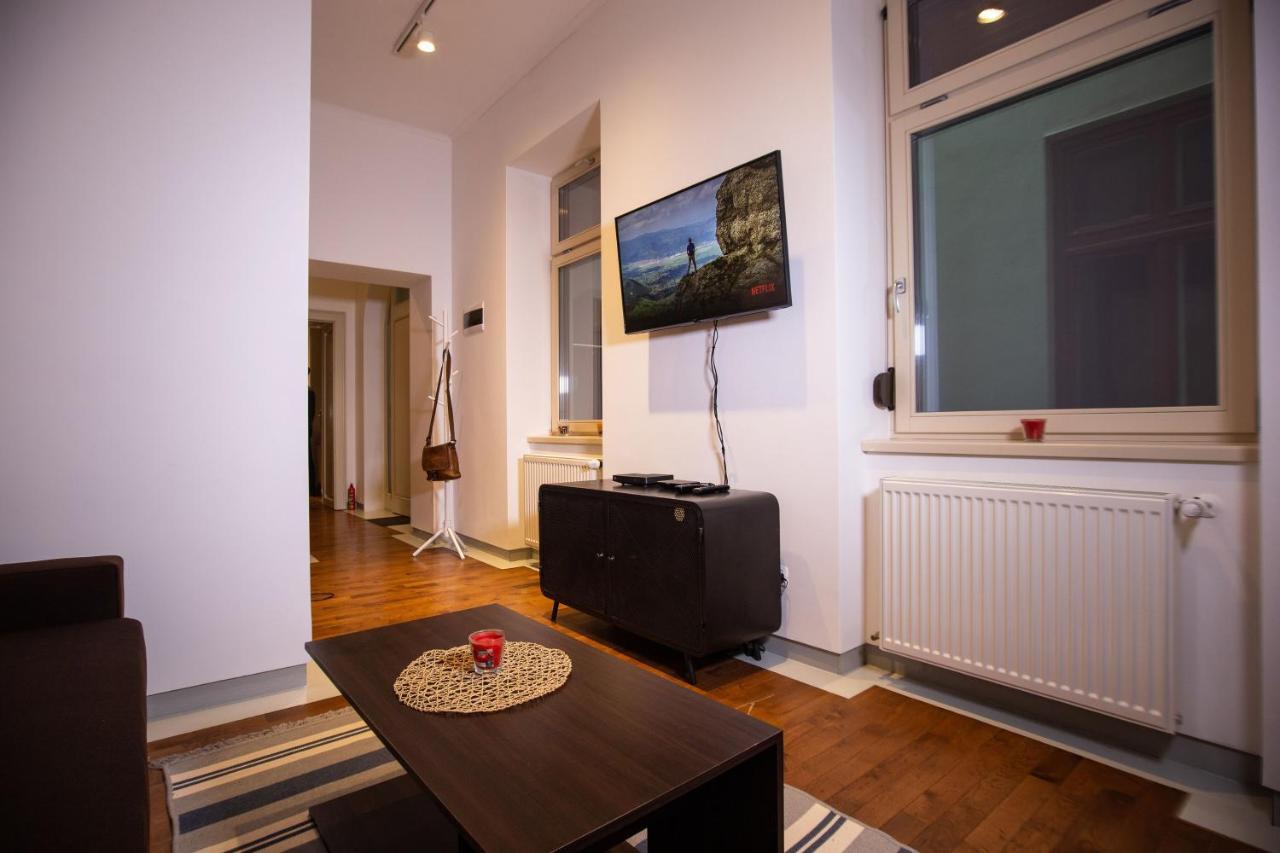 טימישוארה Alessia Apartment In The Old Town מראה חיצוני תמונה